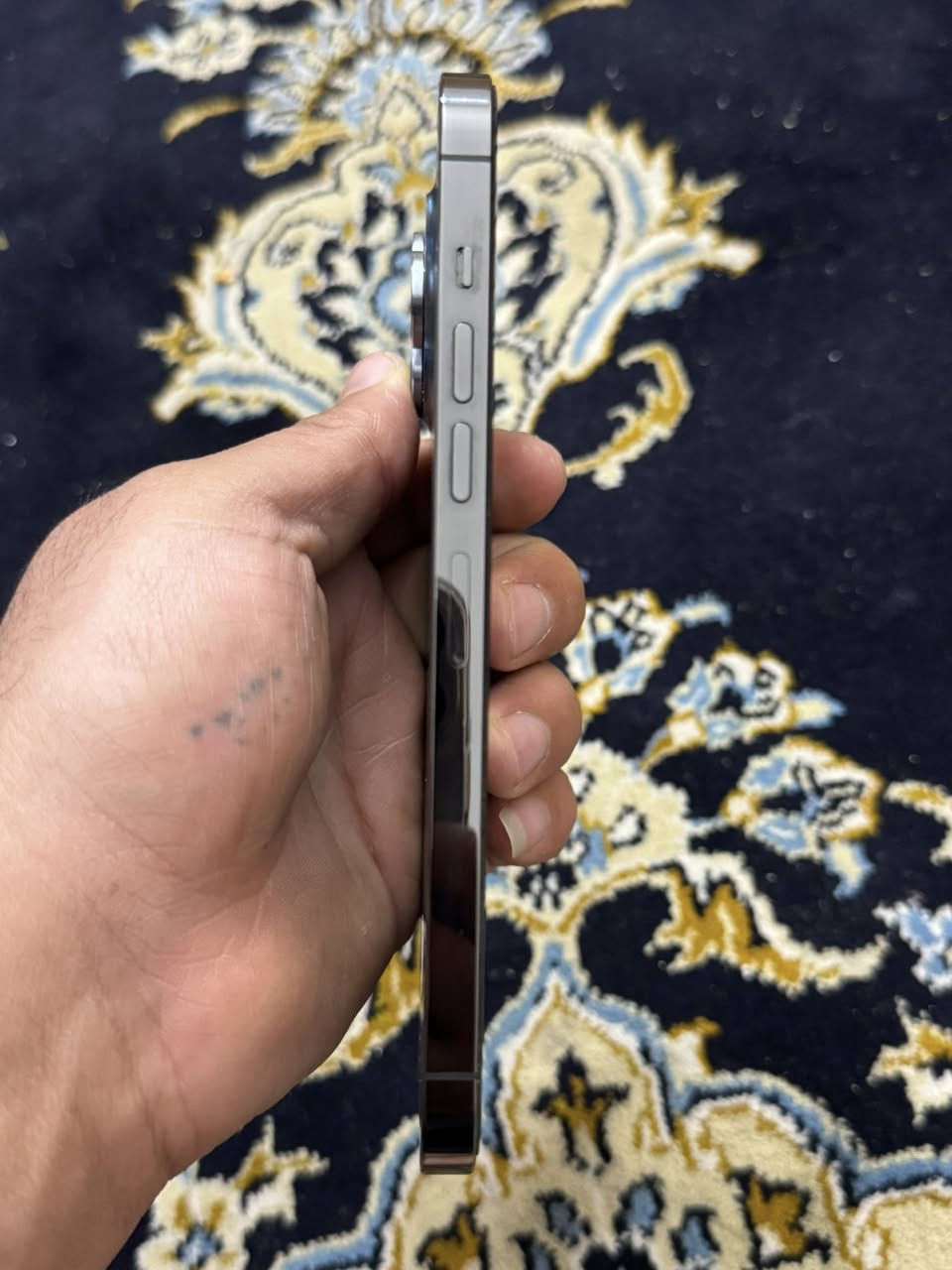 إيفون 13 برو ماكس
نضيف مامبدل بي أي شي 

البطاريه 83

الذاكرة 256

السعر 675وبي مجال بسيط 

***********
