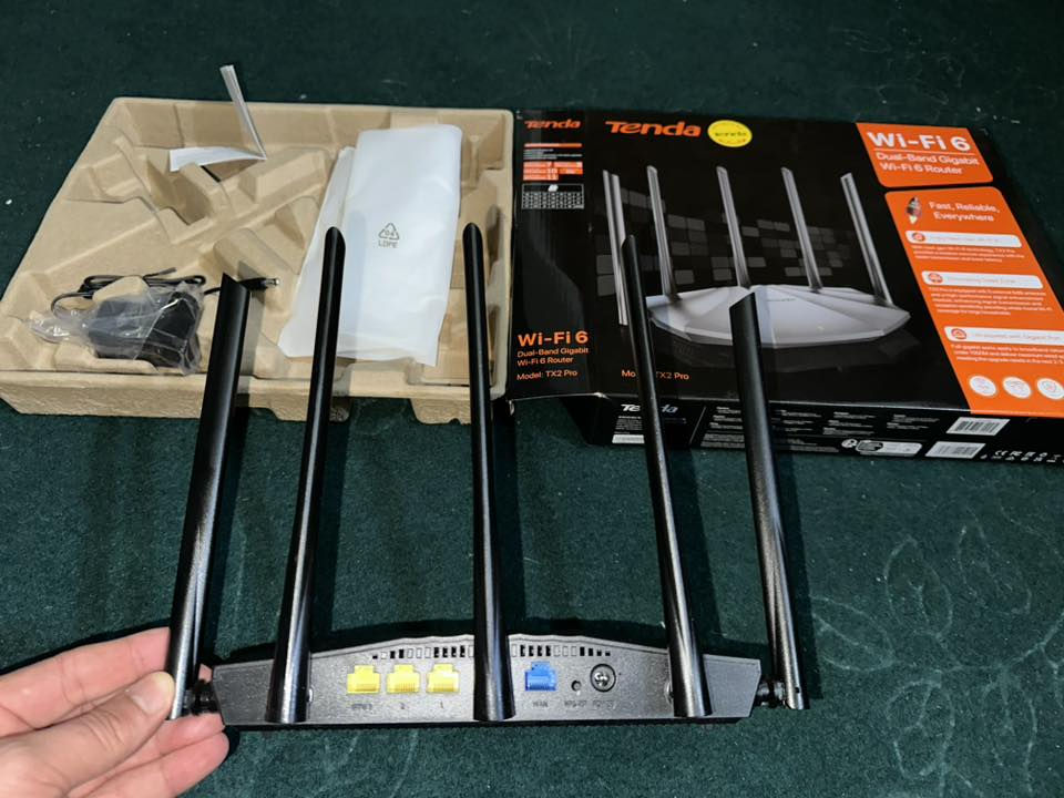 راوتر تيندا اسود 5 اريل مستخدم شهر النظافه 100‎%‎ شغال 100‎%‎ السعر مناسب جدا   ***********
