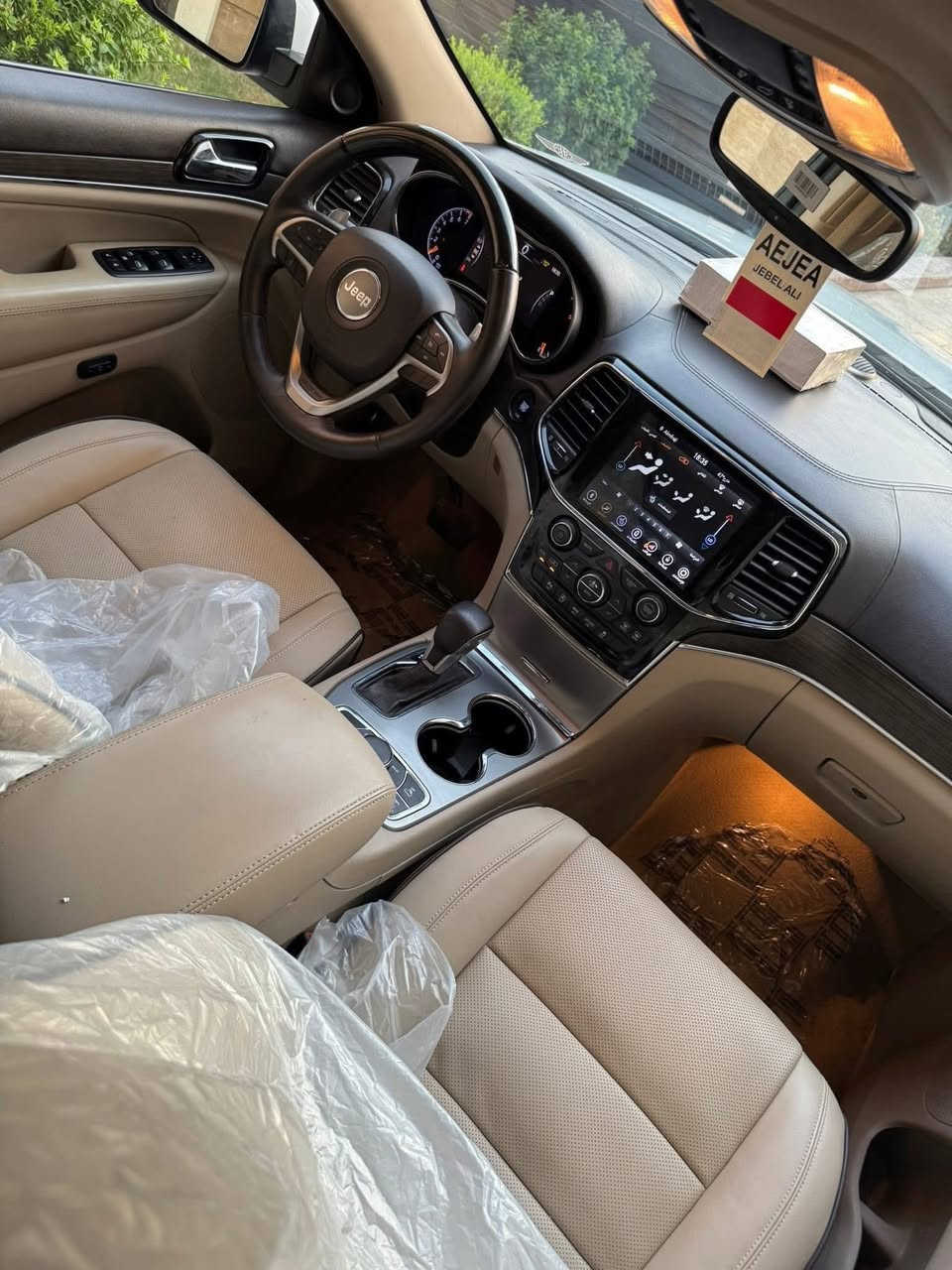 تحيه طيبه ✋
جيب اوفرلاند  خليجي وكالة  هارلم
‎ (أخت الزيرو) 
‎موديل 2020 
‎   ماشيه ٣٤،٠٠٠   حقيقي شرط الفحص استلام شركه هارلم    
 
‎ كفاله عامه  حتى الدعاميات شرط  بدون صبغ  بدون شخوط  بدون كلشي
‎كير محرك مكفول من الفتح وكلشي  
‎السياره جديده على ايدنه من الزيرو  نايلون الشركه بعده بالكشنات مالتهه 
 
رقم بغداد     بأسمي تحويل ثاني يوم
مواصفات  ١/١/   جكات

‎(بانوراما،بصمه ، ،جكات،رادارات جانبي ،جلد بيج ،شاشات خلفيه ،  ،كراسي تدفئه وتبريد  تحكم كامل,كشن ذاكره ،إطفاء ذاتي،جنطه كهرباء)

‎الاسبير منازل والأرضيات والعده  مالتها والسماعات والكتلوكات  كلها ما مستخدمه شرط  

‎السعر  ٣٣٠    ورقه  
للاتصال ***********
بيع فقط
