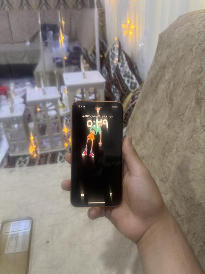 آيفون اكس ماكس محور شاصي 17. بطاريه 100 مستبدله شركه نضيف الجهاز مع شاحن وكفر شفاف رقمي ***********
