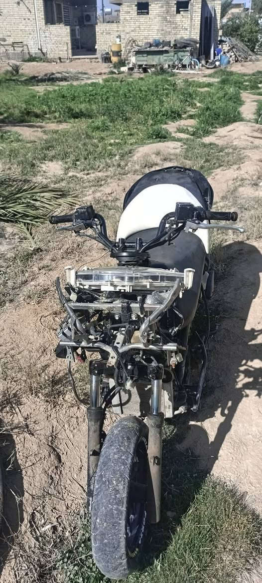 سلام عليكم فورزا 012 للبيع الدراجه تشتغل بس بيها بگن كفراتها وسوادتها موجوده بس يرادلهن ترتيب الدراجه تشتغل وتمشي بس متروكه ابيع كوم ***********
