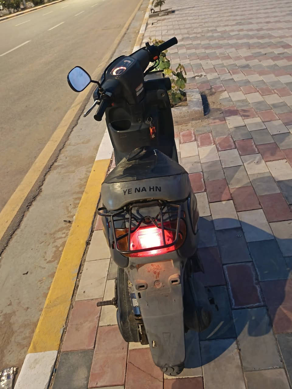 السلام عليكم للبيع دراجه منغولي ام السله. درجه خير من الله كهربايات كلهة شغاله سلف هندر كيج اشاير لايت بكلايت كلهة شغاله مثل ما با الصور ودراجه قويه يرادلهة فقط تجفيت شغلتهة سهله بستم بوشه كامله مكمله الجنطه قفل

لسعر : 250 قفل
متواجد بكربلاء

وتساب 📞 ***********
