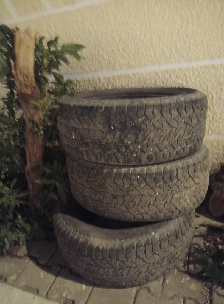 سلام عليكم
تايرات حجم ١٦ مال شركه مستعمرات شي قليل عدد ٣ تايرات مكاني ديالى بعقوبه   ***********
سعرهن ١٠٠ وبيهن مجال
