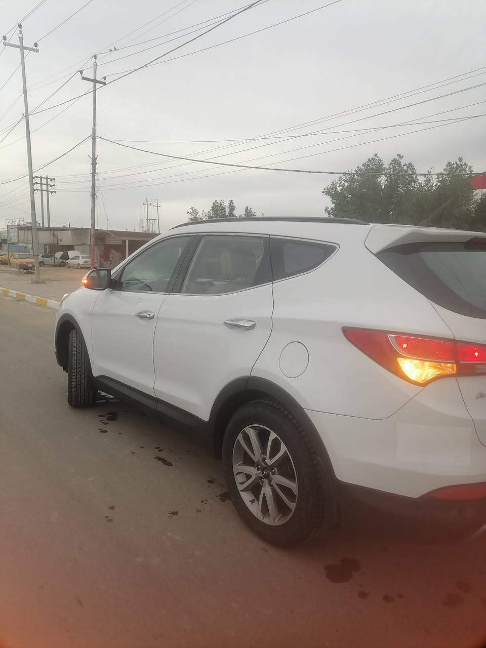 السلام عليكم ((بيع فقط)) 
هيونداي سنتافي 2015 خليجي محرك 2400  ( مكينه او كير ما مفتوحه مكفول لا تنقيص ولا تبخير ولا أي صوت) رقم واسط مداور ثاني يوم السونار داخل المنشور 
3 قطع تبريد 
7 راكب  ، مقاعد جلد 
حساسات خلفية 
تحكمات ستيرن فول 
انضمه قيادة 
نضام ايكو اقتصادي 
انارة LED 
تخم تاير جديد
باتري جديد
صدر امامي خلفي جاهزة

للتواصل مراسلة او الاتصال على الرقم 
***********
 مكان الديوانية
