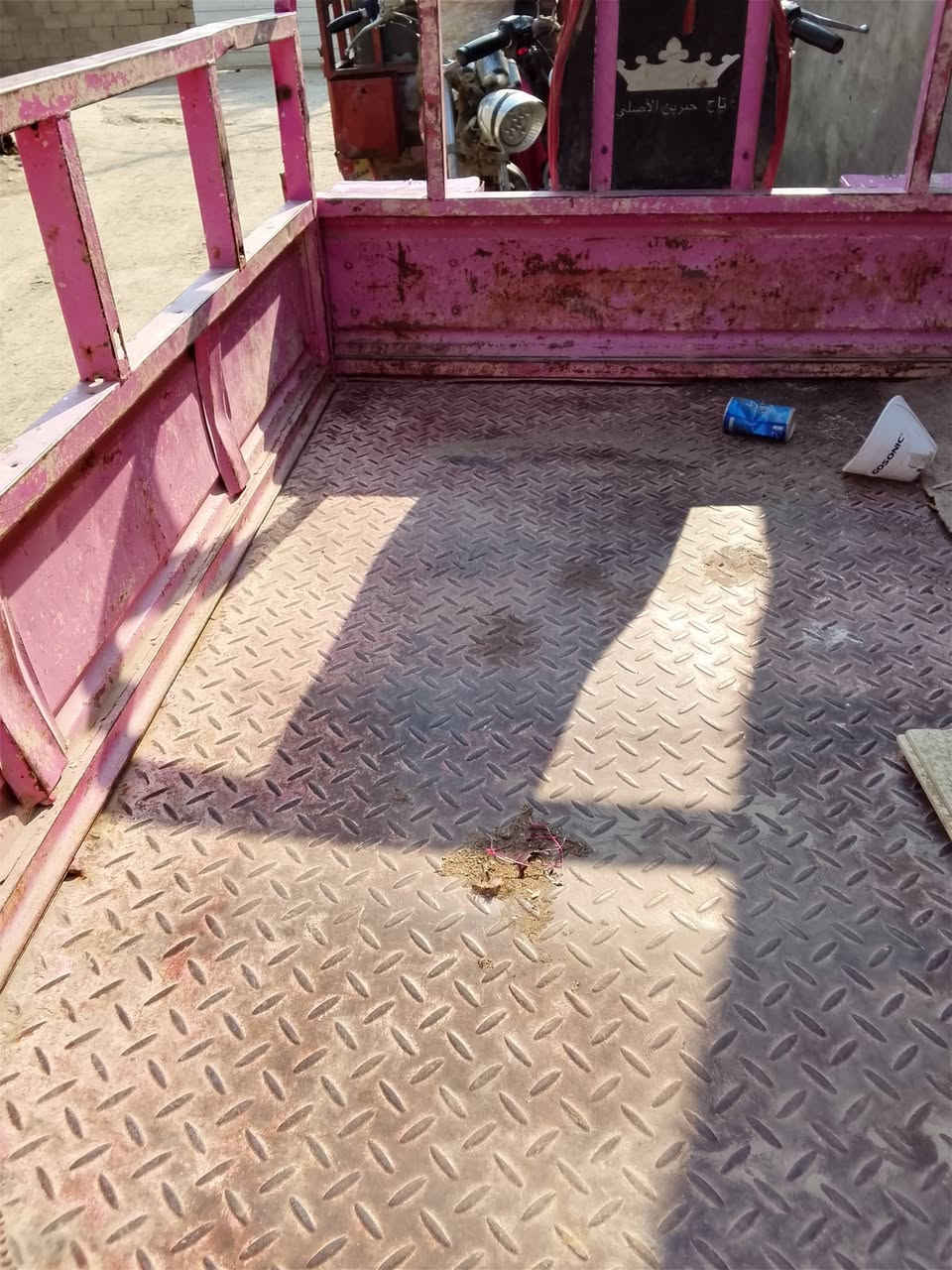 سلام عليكم ستوته البيع وراق اصولي موديل 17 هورنات بوش كهرباء كله شغاله سعر 800 بي مجال شاصي طاك من يم ضلع هذه رقمي ***********
