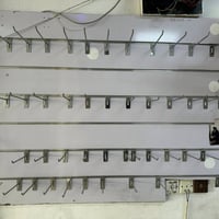 رفوف • عارضة مميزة