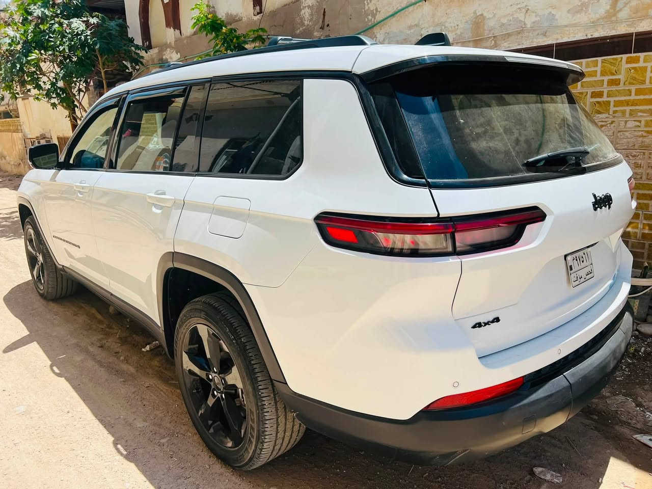 مديل 24 بلاك توب
سياره فتحه
ماشيه 17 ميل
فحص موقت بدون رقم 
بسمي سياره مستورده ومصلحه ع ايدي
تبديل باب اصلي وصبغ جاملغ
للاستفسار 
***********
