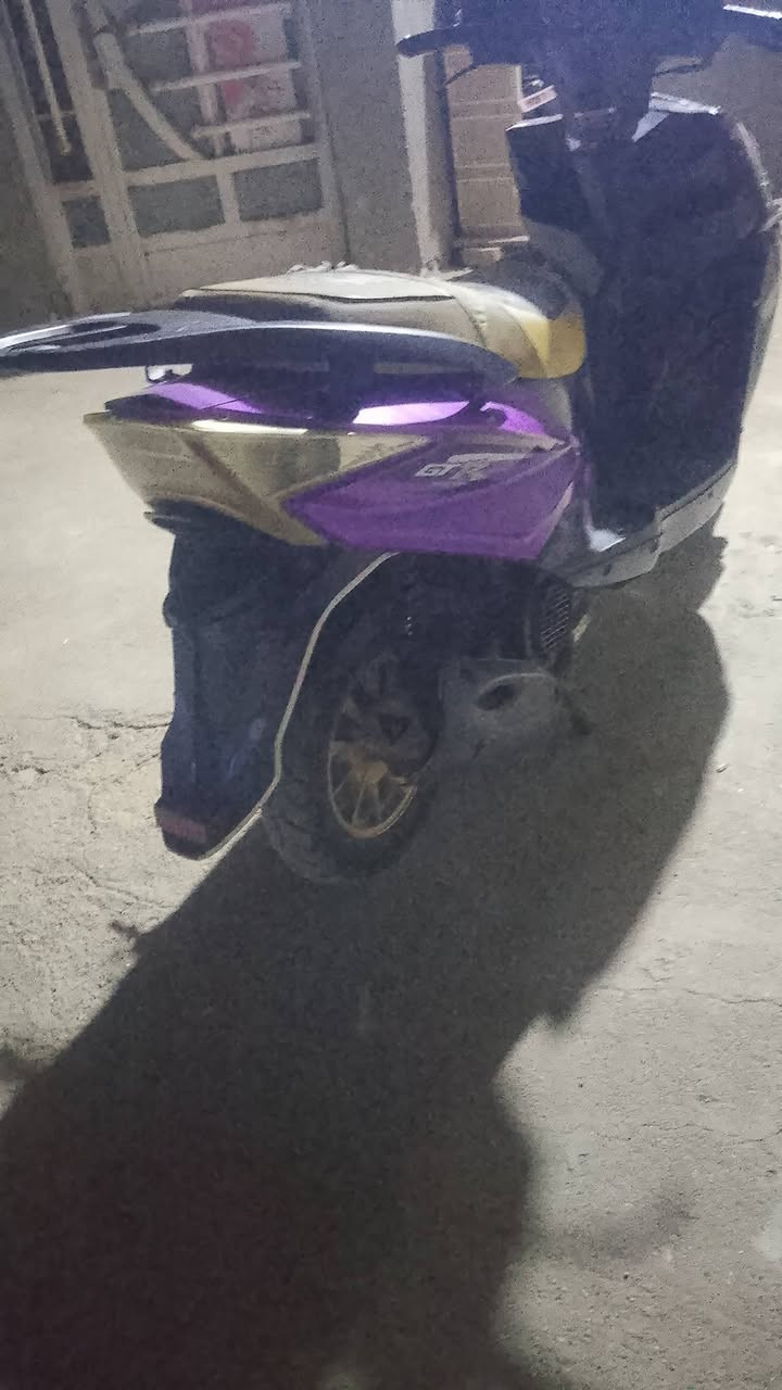 سلام عليكم دراجه سكنس صيني البيع مكفوله من كلشي وراقالسعر 250بيه مجال رقم*********** و تساب نتصال
