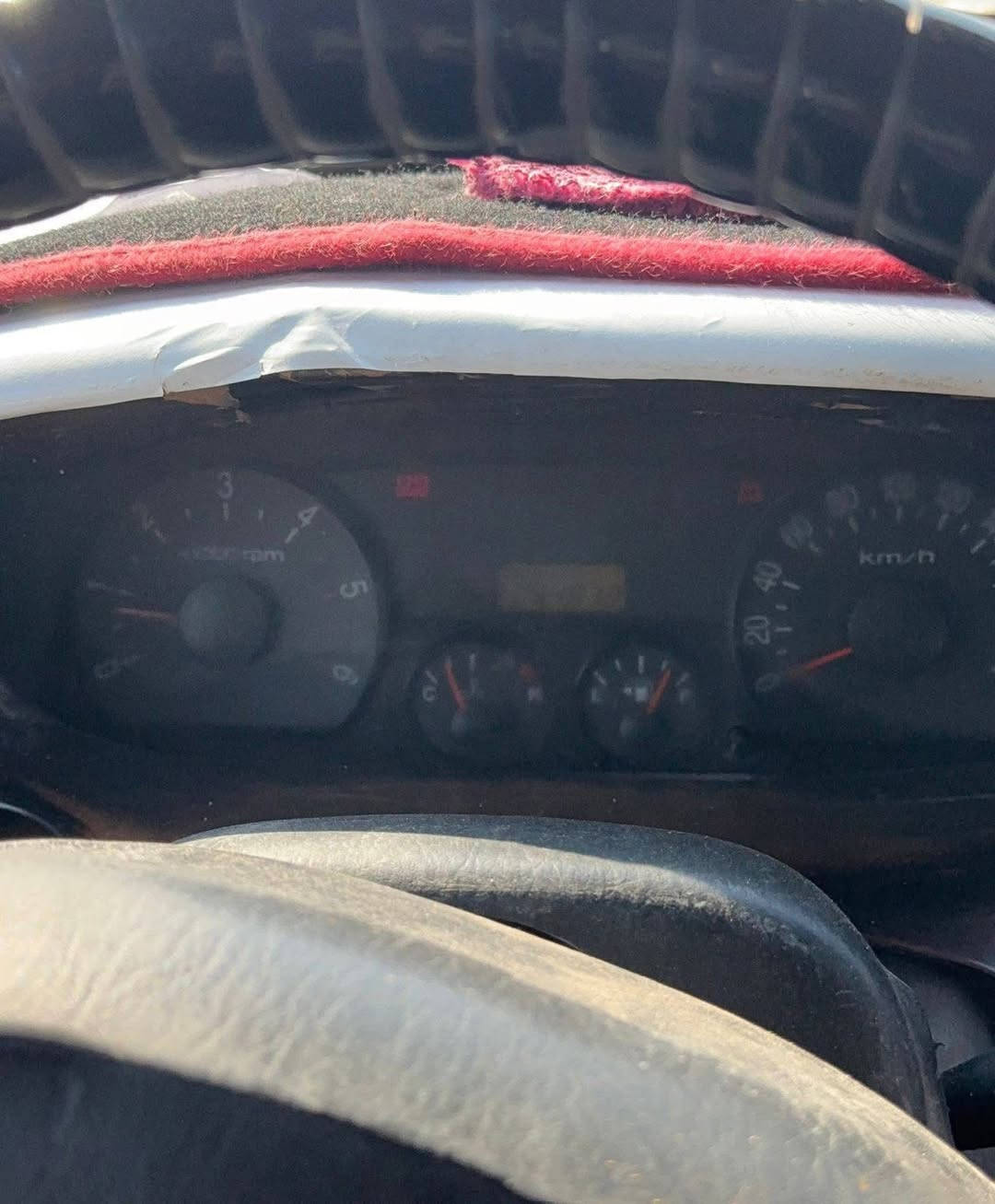 العنوان: هيونداي ستاريكس 2005 - نظيفة جداً للبيع
التفاصيل:
​الموديل: 2005.
​اللون: أسود ملكي.
​المحرك: ديزل (تيربو) - بحالة ممتازة.
​ناقل الحركة: عادي (كير عادي).
​الرقم: بصرة (ألماني ورقي).
​الداخلية: كراسي جلد الشركة (الأمامي فقط).
​حالة البدن: توجد ضربة خلفية خفيفة. (التحويل باسم المشتري) مع تصفير كامل للغرامات والضريبة.
​السعر: 60 ورقة (6,000 دولار) وبيه مجال بسيط للشراي.
​للتواصل والاستفسار: [***********]
