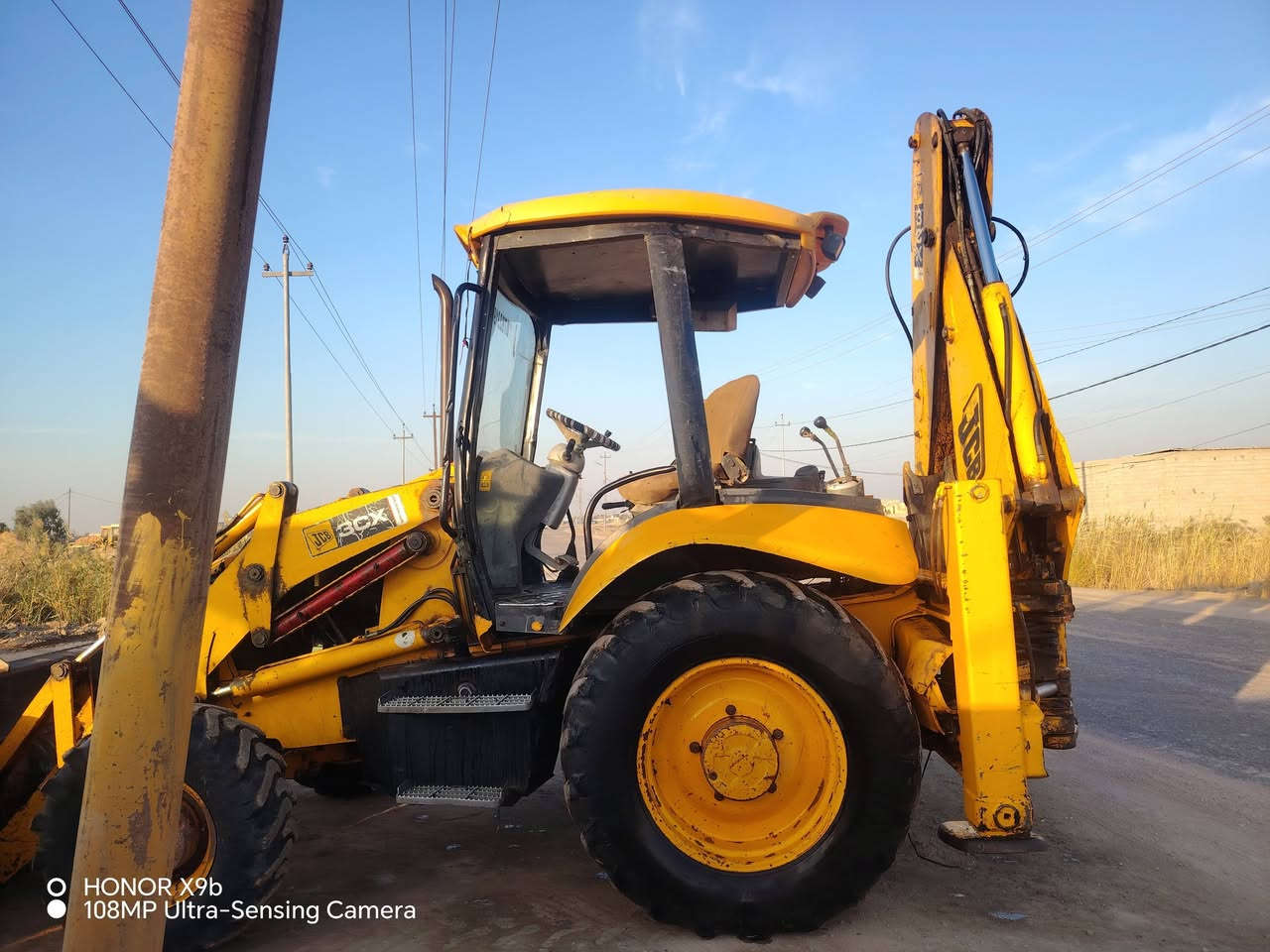 للبيع جي سي بي موديل 2005 دخول جديد بعدهي منفيس سلايت ومقص مكفوله م̷ــن فطر ولحيم شرط فقط مكينه بيه بخار بدون 
تنقيص مكينتها بيركز 105 للاتصال ***********
