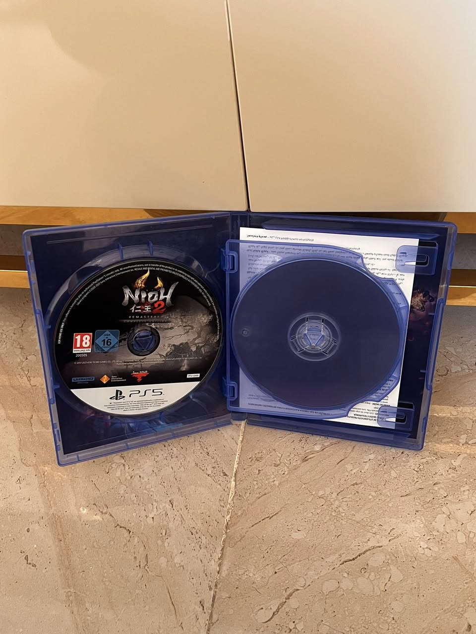 للبيع
دارك سلولز الثلاثيه بسعر ٤٠ الف
لايز اوف بي بسعر ٣٥ الف
نيو الجزء الاول والثاني بسعر ٣٠ الف

مكاني بغداد /البلديات
هاتف ***********
