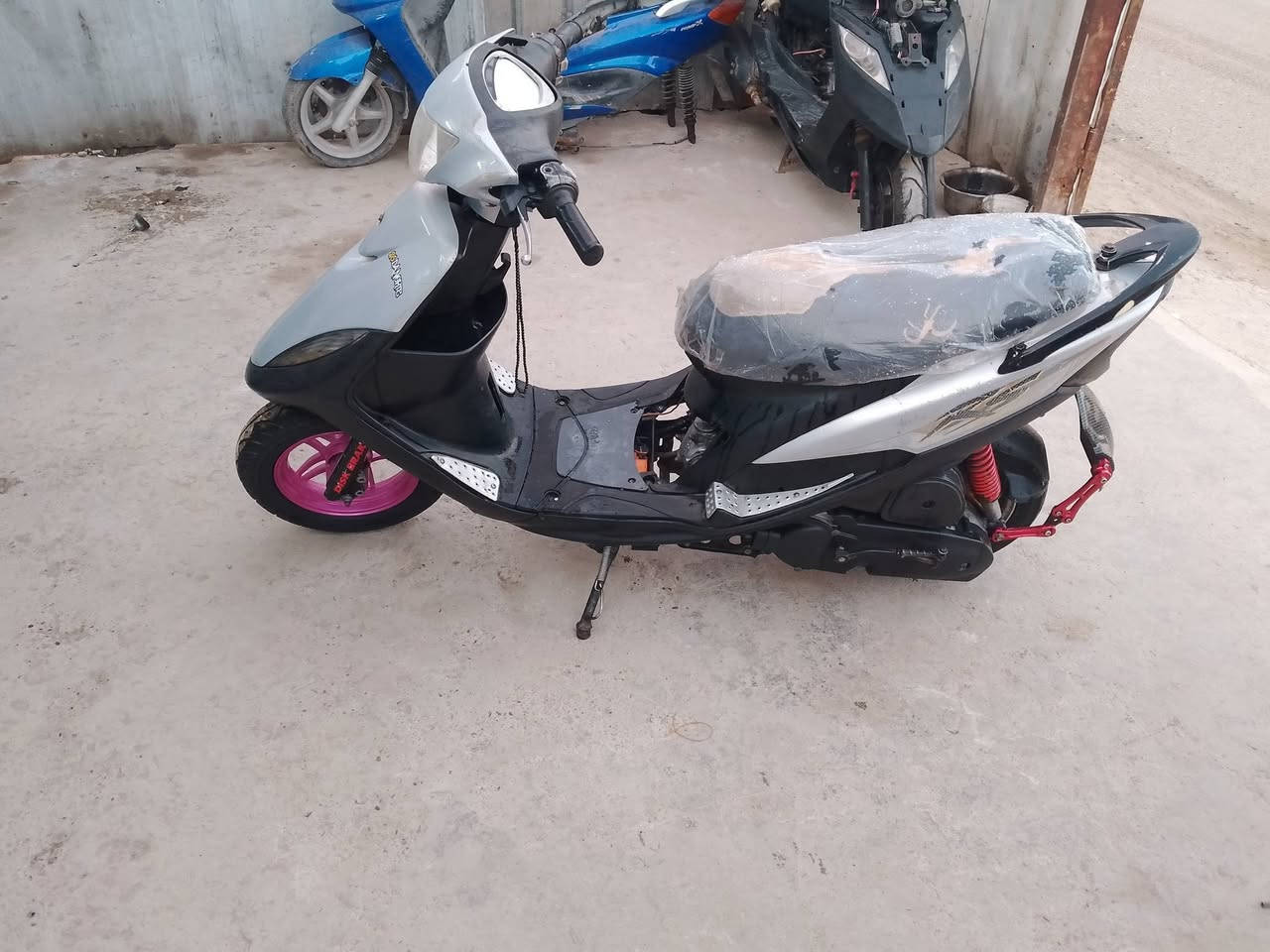 سلام عليكم دراجه ماكس للبيع الستفسار ***********
