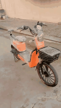 سلام عليكم بايسكل شحن للبيع كل عيب مابي  البيكسل كهربيات كامل شغال  السعر 350 كركوك حي النصر ***********شراي راسلني خاص*
