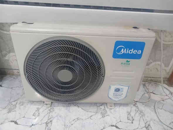 سبلت ميديا حجم  (واحد طن) انفيرتر تحكم امبير يشتغل على 2و3و4 امبير
جهاز نظيف جدآ بلادي شركه بدون اي تصليح 
وبعده بضمان الشركة  
 شغال تدفئة تبريد ملحقاته كامله 
بوراي ريمونت قاعده وايرات غازه مقفول 
سعره.375 مع الشد داخل بغداد فقط 
مكاني بغداد قريب الشعب بوب الشام     للاتصال *********** او وتساب
