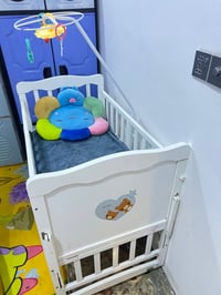 سرير أطفال • للبيع