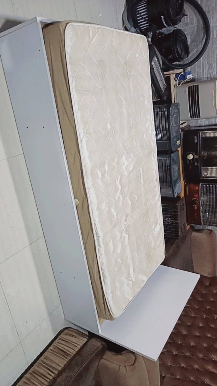 سیسه م یه ک نه فه ری پاک و جوان بیعه یب تۆکمه بۆفرۆشتن
قیاس:٢م به ١٩٠
شوێن:سلێمانی 
نرخ:٤٠هه زار
تیل:*********** السليمانية, العراق
