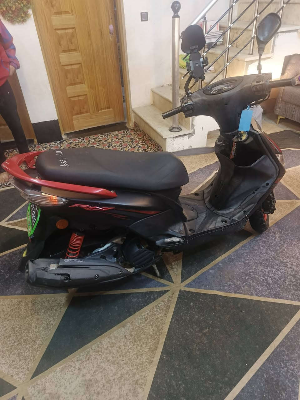 سلام عليكم من رخصه الأدمن دراجه جي تي آر حديث قبل 20 يوم نازله من الرمبه بعدها بحاله الوكاله ولله العضيم اليريد يشتري يأخذ وهوة مغمض دراجه كلها بلاديه ماملعوب بيها تايرات جدد شديت طخه سلف تشتغل بعدها جديدة  لونها أسود اليحب يتفضل خاص بس مرات مامتواجد هنا هذا رقمي واتساب موجودة***********
