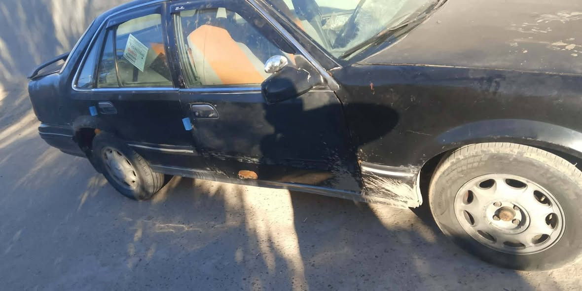 سيارة برنس موديل ١٩٩٣ كير محرك حداديه جديد تخم تاير السيارة مثل ما موجوده بالصور تعرفني بالتحويل وبس السعر قفل ١٩ ورقة مكانها الصقلاوية الهاتف ***********
