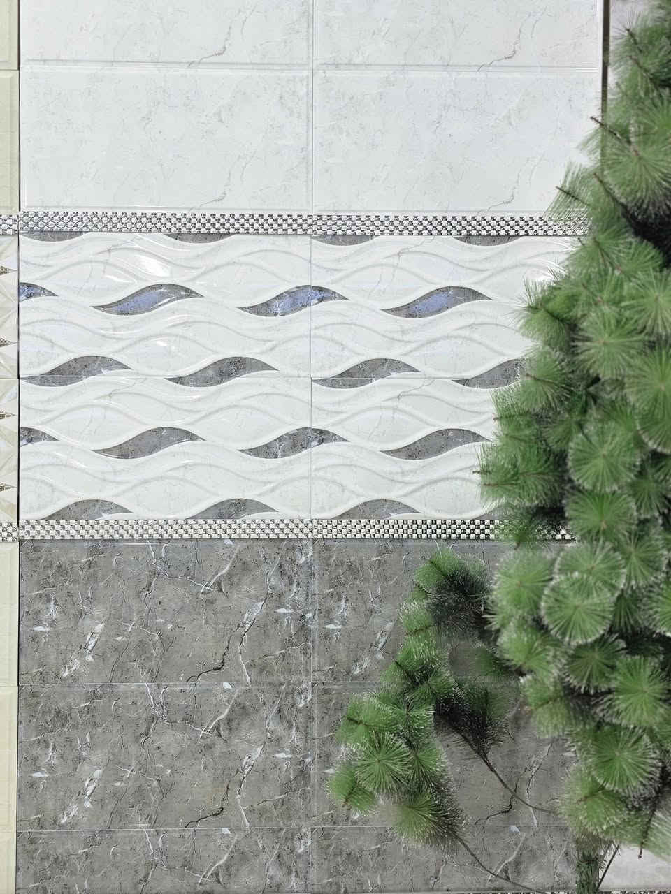 بفضل الله تعالى يتوفر جميع انواع السراميك بانسب الأسعار مكان الصويره تقاطع حي زهراء توزيع جمله مفرد عروض إلى نهايه رمضان سارعو الحجز ***********
