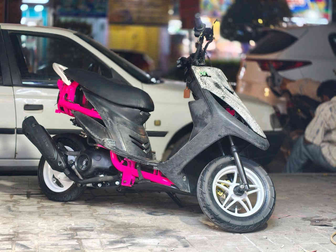 سلام عليكم شباب دراجه ماكس عدله للبيع دراجه كلش حلوه نصبه حلوه مكينه خير من الله تجي تقتنع يلا تاخذهه دراجه كلش حلوه 
السعر 400 الف 
مكاني بغداد مدينه الصدر الاورفلي 
***********
