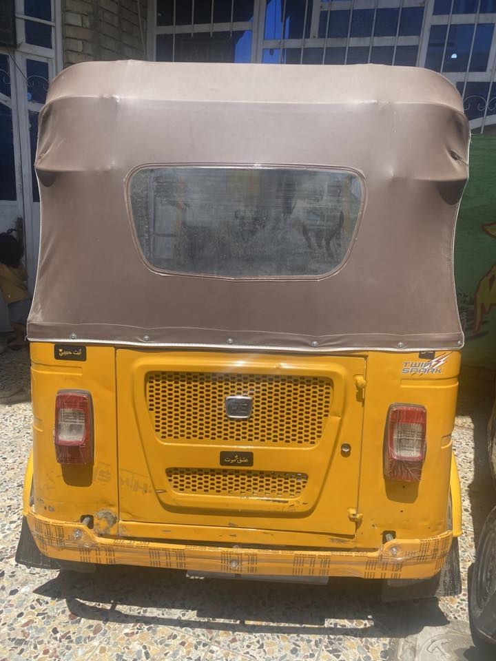 السلام عليكم تكتك 2022/8بيهة باردات قليلة تحويل ثاني يوم مكينة مكفولة للتصال على سعرهة 7100للتصال 

‭0782 109 5850‬
