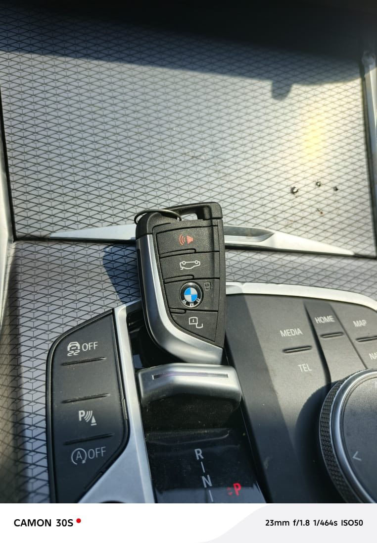 السلام عليكم
Bmw 330i
موديل ٢٥
ماشيه ١٠ الف كم
بدون صبغ
رقم اربيل وباسمي

والسعر ٣٥،٥٠٠$

للتواصل واتس 
***********
