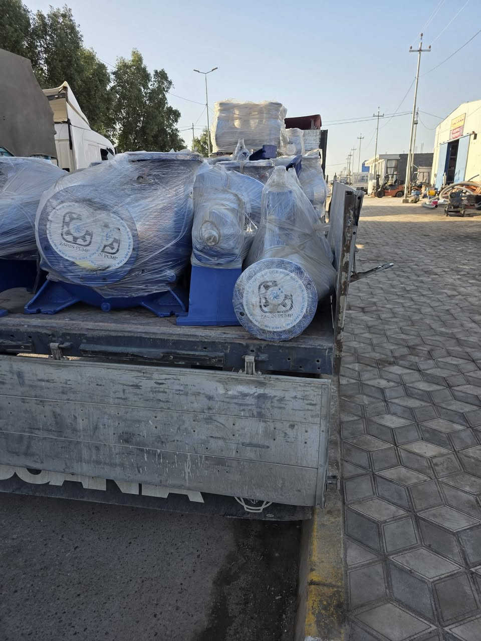 تعلن شركة الساير 
مضخات إيراني ٨في٨ 
شفت ٤٢ 
#السعر ٦٠٠ ألف دينار 
العنوان بابل ناحية الشوملي قرب الدفاع المدني 
***********
***********
