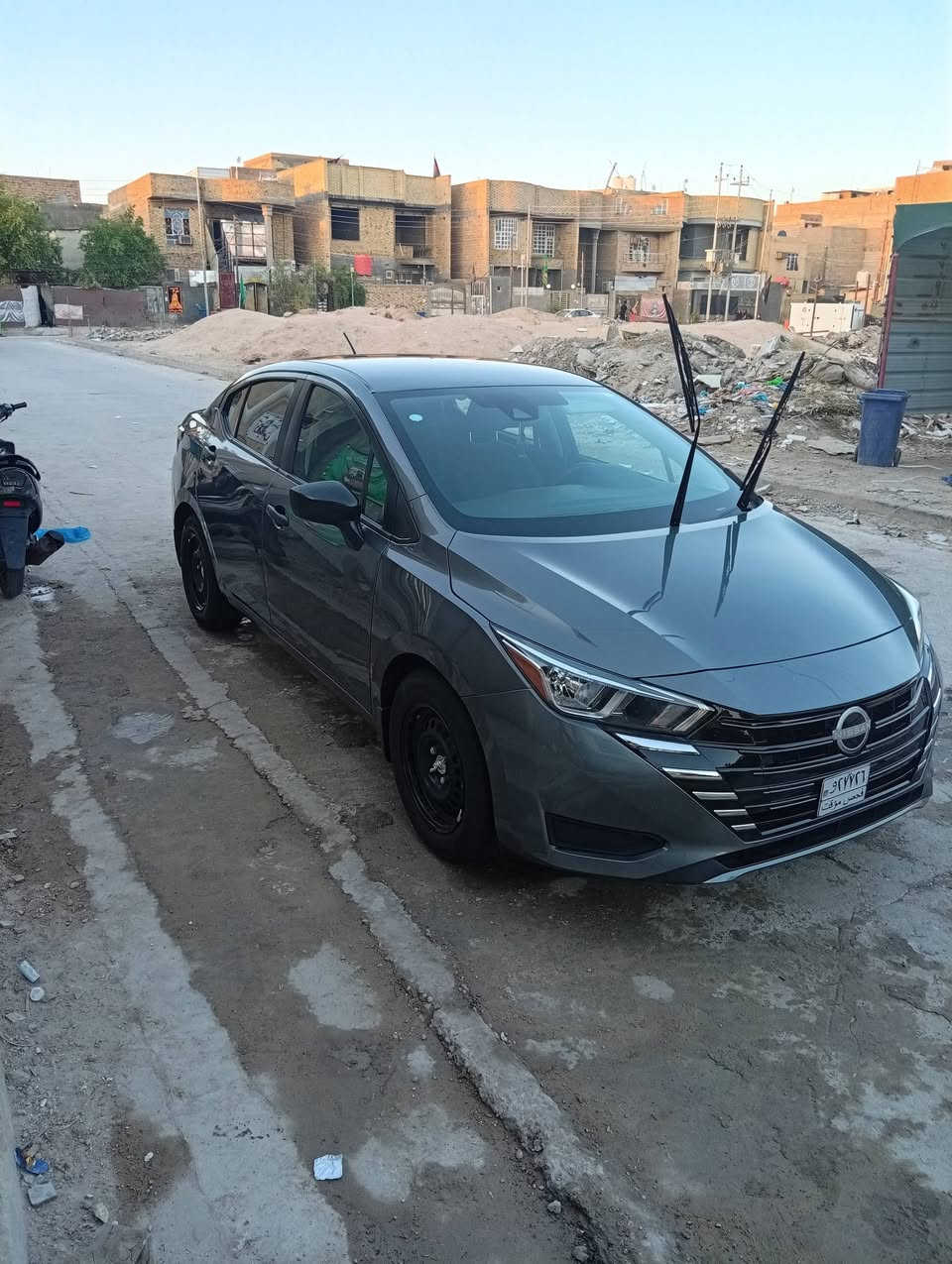 نيسان فيرسه موديل 24 رقم شهداء ماشيه 15 حادثها طرف البنيد اربعه اصابع بس السياره جديده على وضع الشركه مرقم وجاهز وكاله عامه باسم المشتري الاستفسار على هذا الرقم ***********
