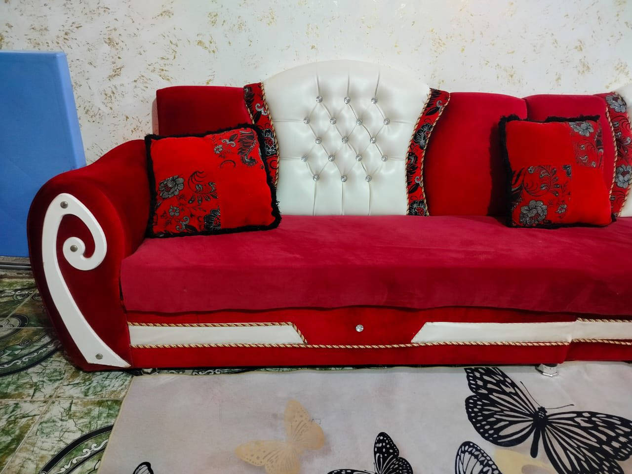 السلام عليكم قنفات للبيع مثل مموضوع بالصورة الخشب مالته تزكام والاسفنج مالته الاصلي

الي يعجبه يراسلني خاص لو يخابرني ***********
