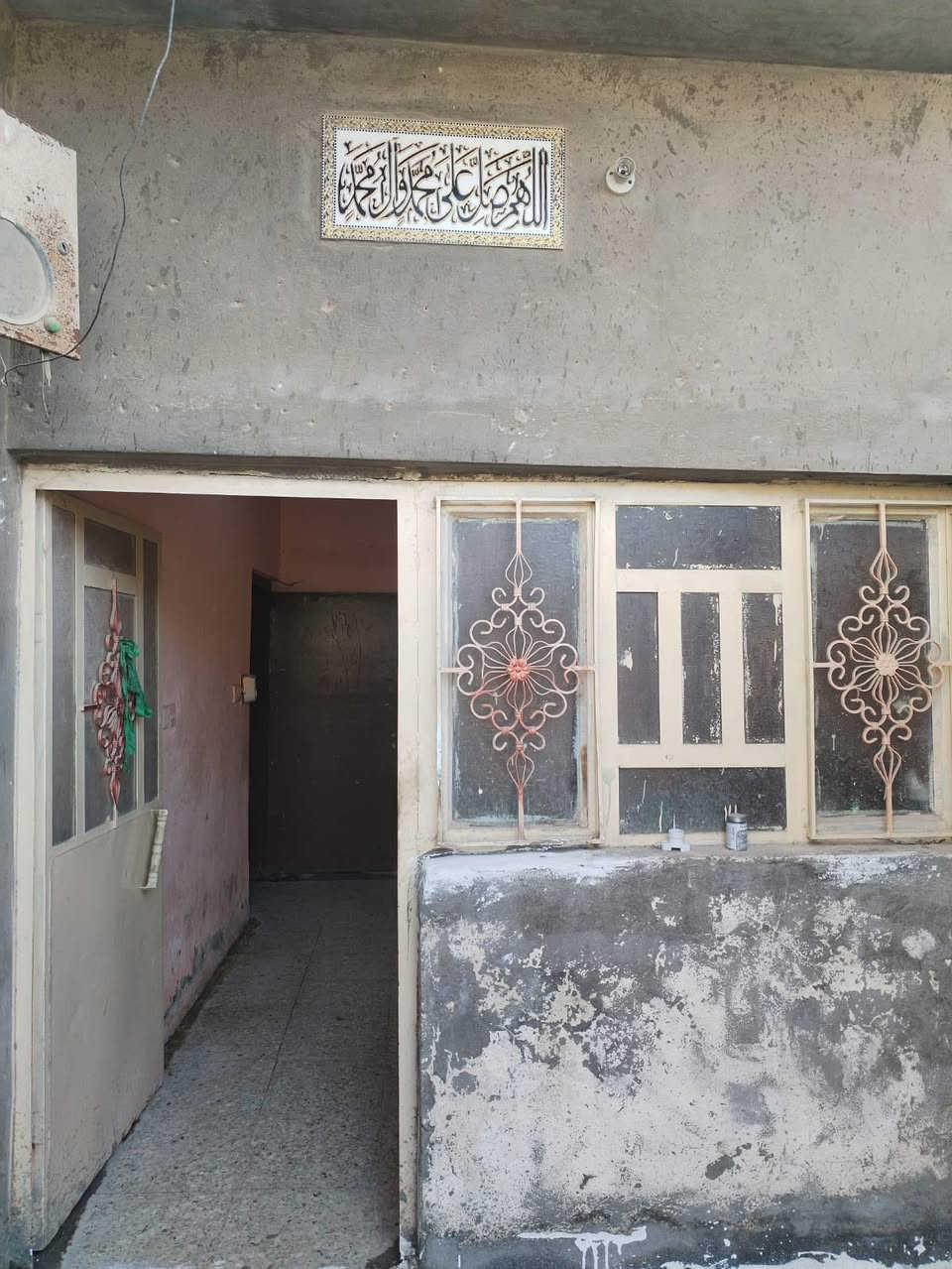 🏡 دار للبيع – طابو زراعي (سند ٢٥)
📍حي جسمان – قرب الجامع 
وبسعر جداً مناسب🔥🔥
📐 المساحة: ١٠٠ م²
🛣 عرض الشارع: ٧ م

🧱 مواصفات البناء:
• بناء طابوق ومسلح حديث
• يتكون من طابقين
🔹 الطابق الأول:
• استقبال
• هول
• غرفة نوم 🛏️
• مطبخ
• مجمع صحيات داخلية وخارجية 🚿
🔹 الطابق الثاني:
• غرفة نوم
• ممر
• سطح مفروش

📞 للاستفسار: ***********
🏢 مكتب عقار أهالي المسيب
حي المعلمين الثالثة – قرب جامع محمد الجواد
