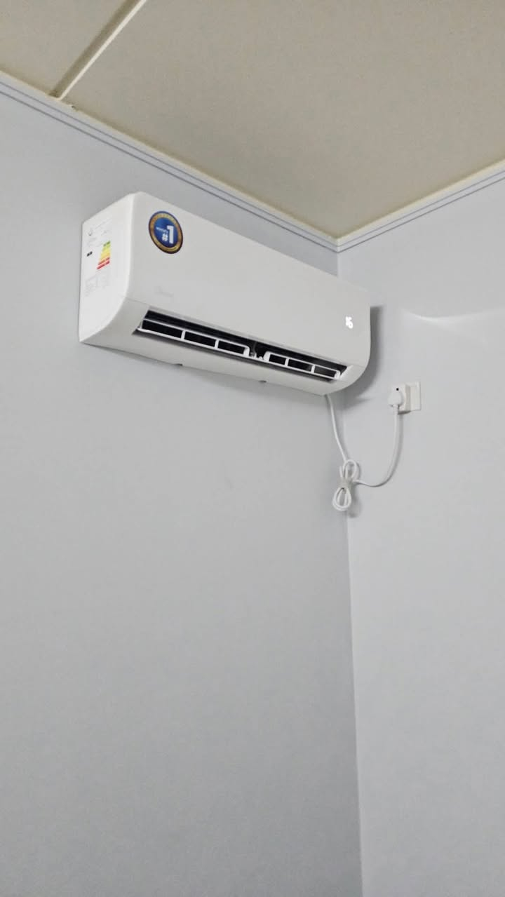 عرض نصب سبلت واحد طن ٣اوعشرين الف[ ٢٣]
طن ونص ٣٠
طنين٤٠
تنضيف البالكون ٤٠ 
تقديم محجر ٢٥ 
شحن الغاز  .حسب الكيج 
شد مروحه  سقفيه ١٠
شد ستاءر  صغيره ٧ كبيره ١٥
شد نقاط كهرباء ١٠
اضافه نقطه  ١٢
     العمل فقط في بسمايه هذا رقمي  واتساب فيس موجود (***********)
