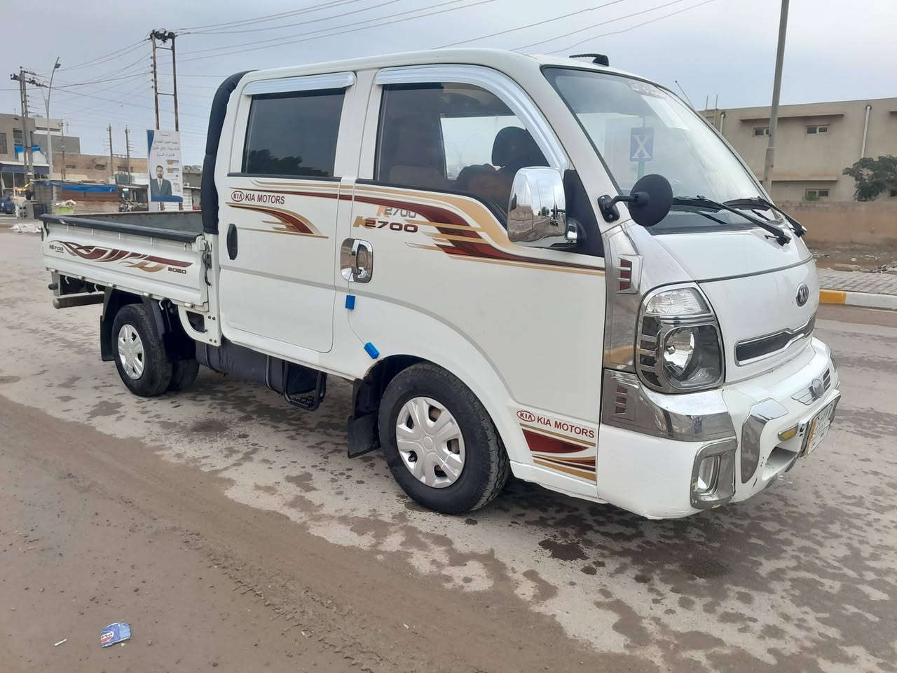 للبيع كيه موديل ٢٠١٥ دبل قماره رقم بغداد مشروع وطني السياره جديده مكفوله كير ومحرك واكسل وتخم تاير كله جديد العنوان بغداد الطارميه الشراي الهاتف *********** # ***********
