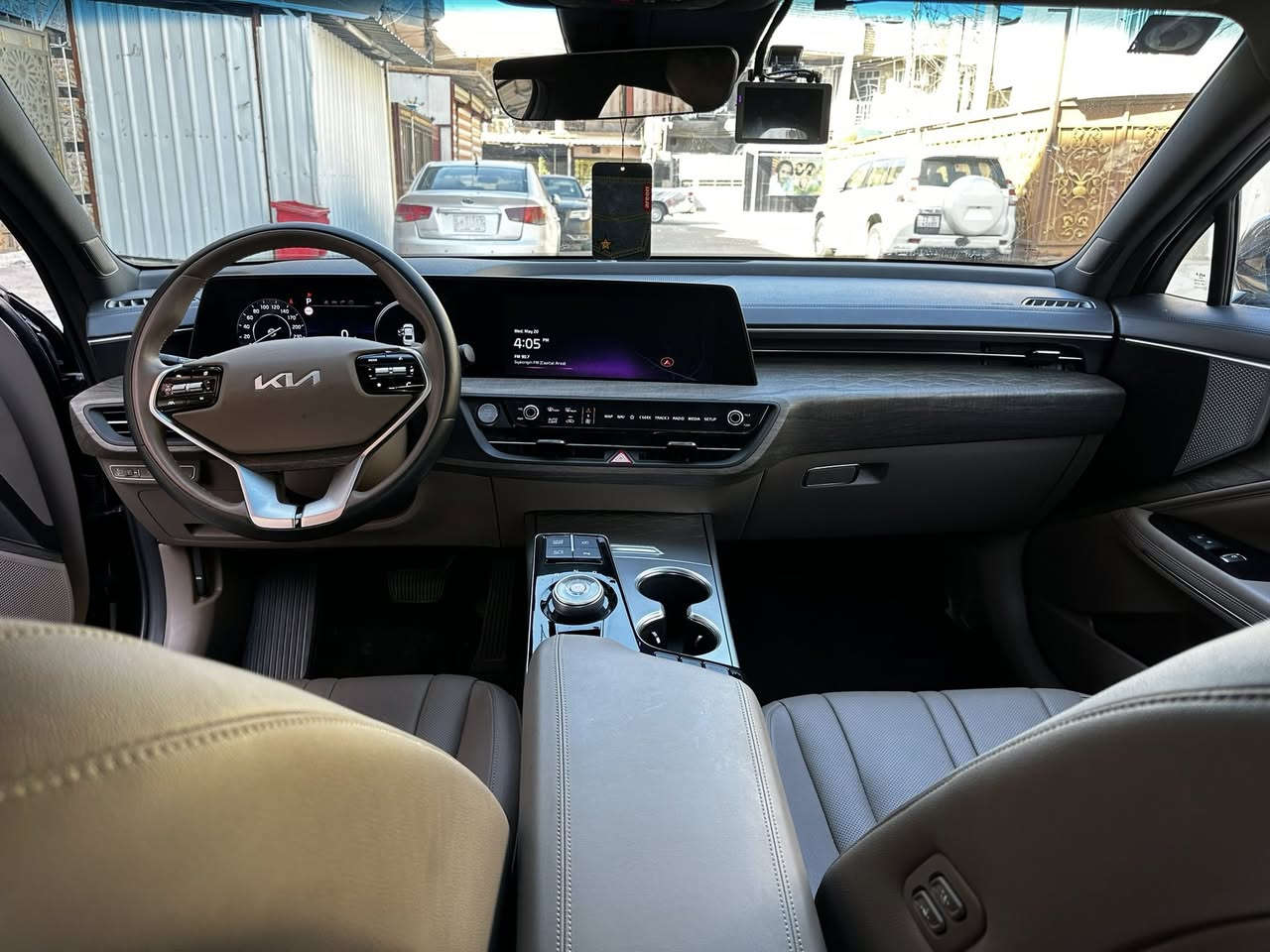 السلام عليكم شباب
K8 موديل 2024
وارد كوري دخول جديد جديد
بانزين 
محرك 2500cc
داخل قرميد
الكشنات تدفئه زائد تبريد 
حساسات اماميه خلفيه
نظام تحديد سرعه
ماشيه السياره 16000
تحريك من بعد من خلال البصمه
وبعد بيها مواصفات كثيره
السياره حدثها بنيد مبدل نفس اللون بدون صبغ 
السعر المطلوب 230
للاستفسار ***********
