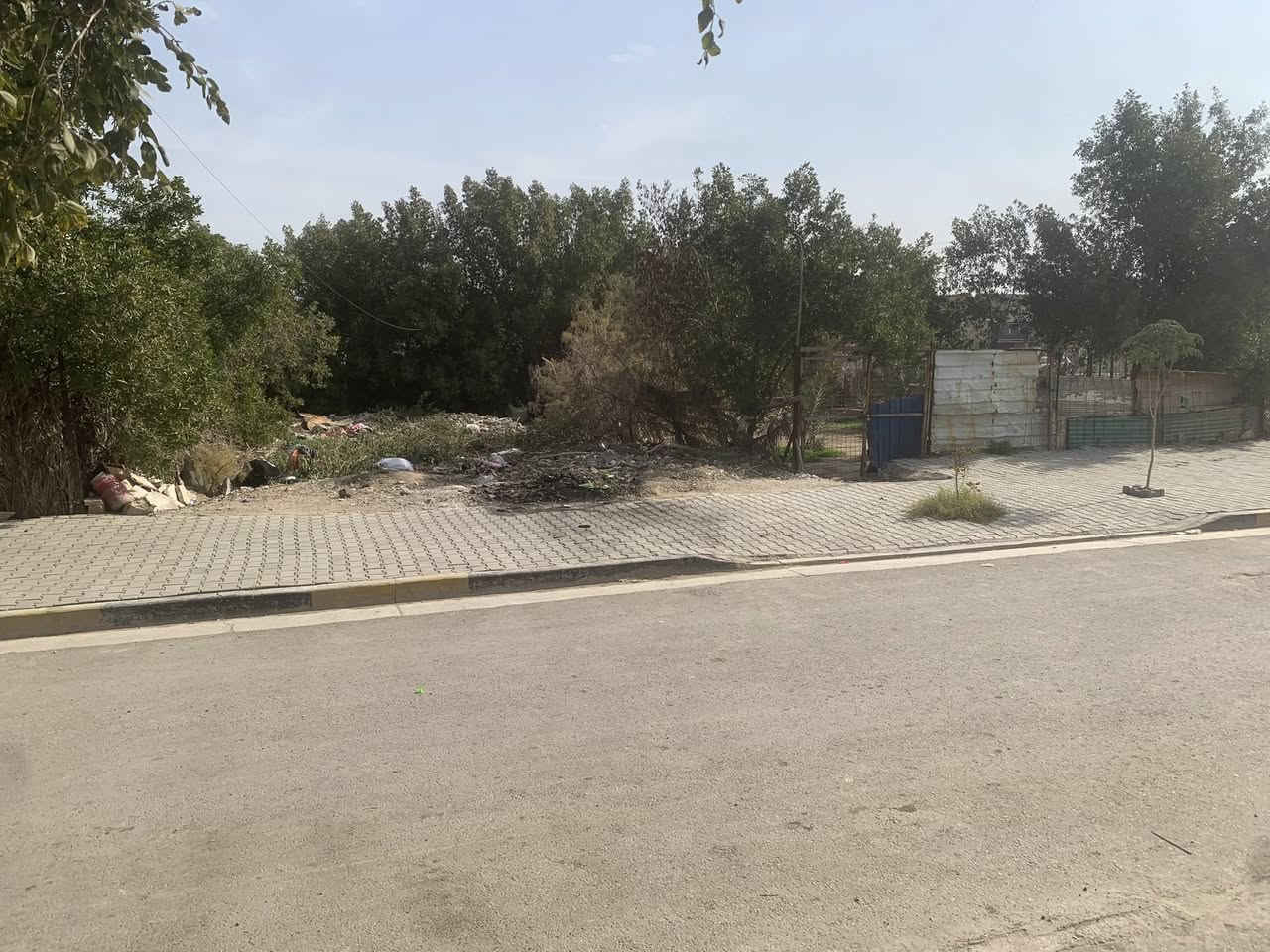 سلام عليكم بيت لليجار 200قاطيت  مقابيل ساحه رقم***********
