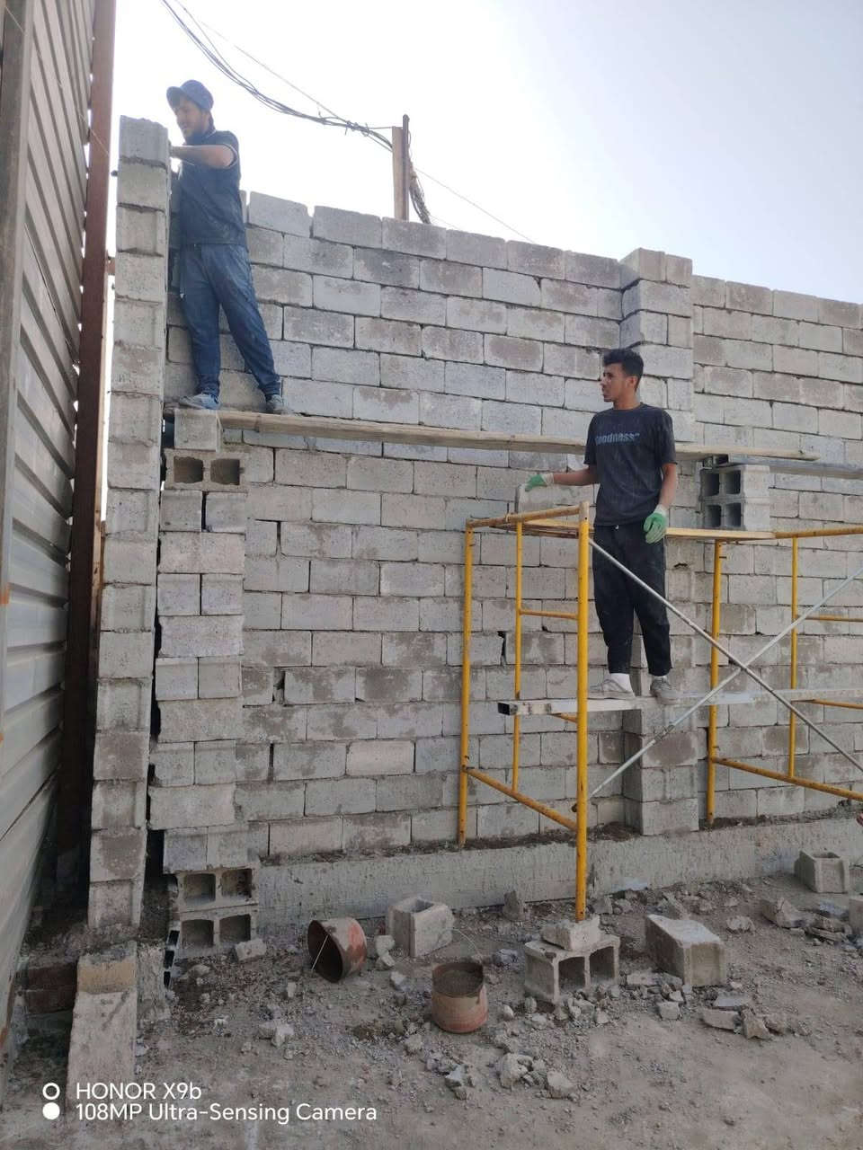 السلام عليكم
خلفه بناء بلوك فرمستون
اتصال 
***********
