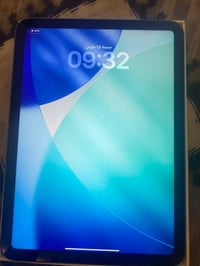 آيباد 10 • جديد • فيس ايدي شغال