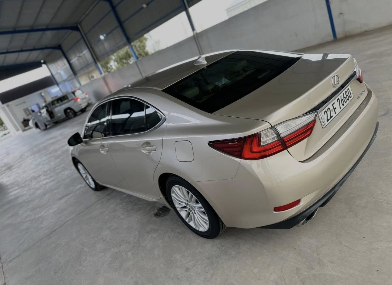 لگزز Es 350
2017
ماشي 118
السعر 230 
حادثها بس بونيدصبغ وحافت الجاملغ بدون دواخل كير محرك شرط ع حالت الوكاله سنويه جديده رقم جديد 
مكان كركوك للاستفسار 
***********
