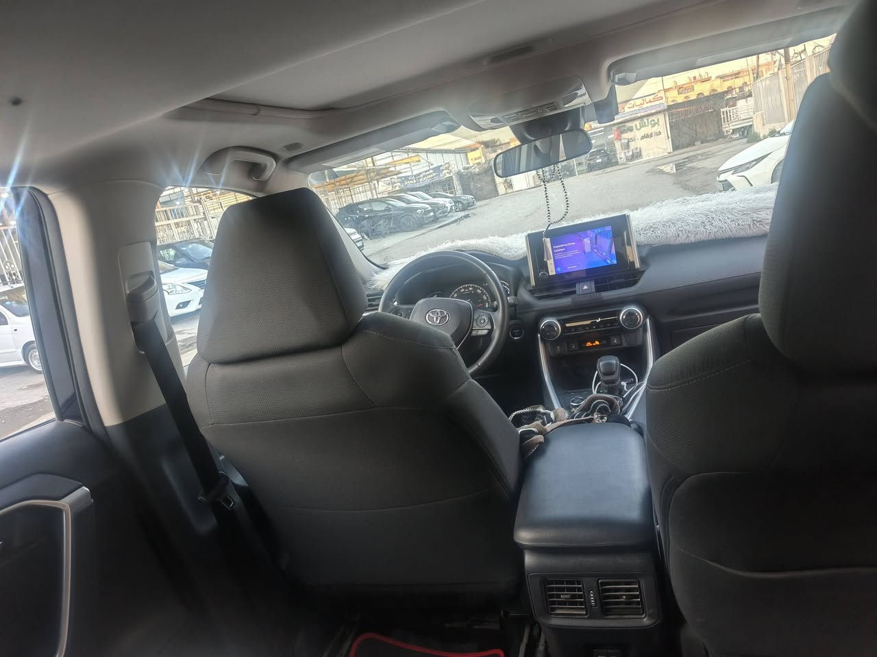 🌹🌹تحية طيبة🌹🌹
راف فور2024امريكي هايبرد

حادث بس جاملغ امامي 

فول مواصفات XLE 

هايبرد محرك 2500 

مواصفات

بصمة / سلايد / جنطة كهرباء / مود درايف / رادارات 

كرسي كهرباء / شاشة كار بلي 

رقم بغداد باسمي 

لمعرفة السعر  اتصل

عنواني بغداد الزعفرانية  ‏‪***********‬‏
