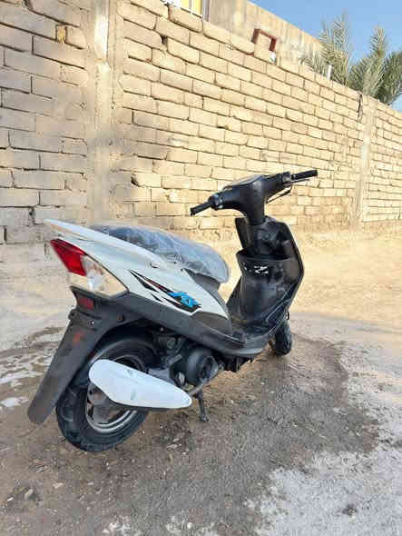 السلام عليكم  عندي دراجه للبيع الشراي يجي واتساب     772 621 5280 الدراجه نضيفه توه طالعه من الحاويه صارلها 11 يوم  الدراجه (ما مفتوحه ) نضيفه كلش 
 كلشي شغال  مابيها نقص 
 شلعتها خير من الله  
 سعر 1050بيها مجال ...
  والله دراجه نضيفه حاويه توه طالعه ..
