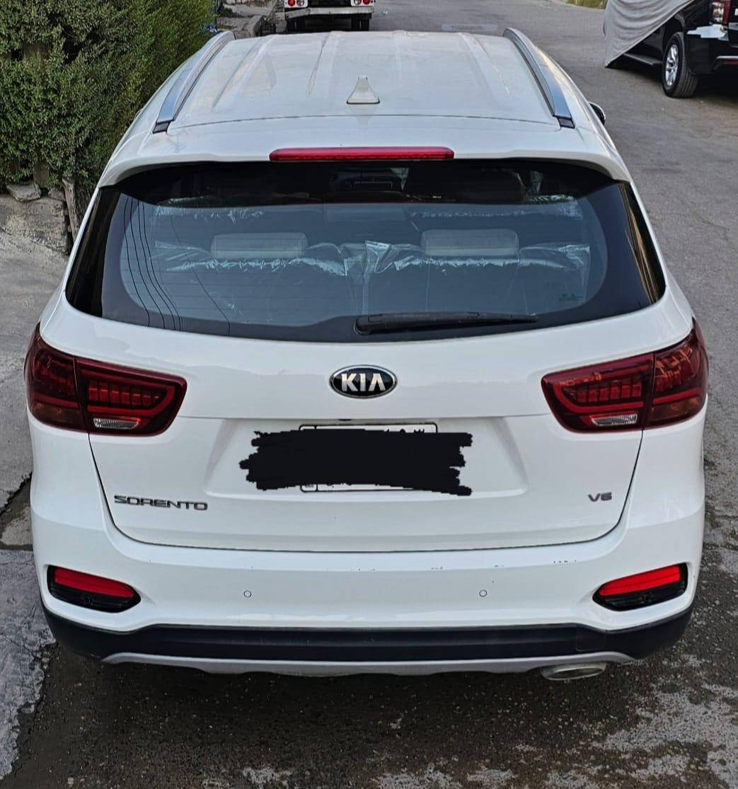 للبيع سورنتو 2020 خليجي رقم بغداد الماني بأسمي مكفوله من الضربه والصبغ فقط بارد بسيط بطرف الباب الامامي جهة اليمنى 
ماشية 70 الف كير مكينه حدادية تبريد كله مكفوله فول مواصفات عده الفتحه 
 •  بصمة 
 •  سته سلندر
* سبعه راكب
* ثلاث قطع تبريد
* جنطه شفط
* مري شفط 
* كراسي كهرباء
* ⁠كشنات جلد 
* ⁠ ثلاث انضمه قيادة
* ⁠تحكمات ستيرت 
* ⁠بردات ابواب خلفية
* ⁠ السعر 265 وبيها مجال
* ⁠بغداد جكوك 
⁠***********
