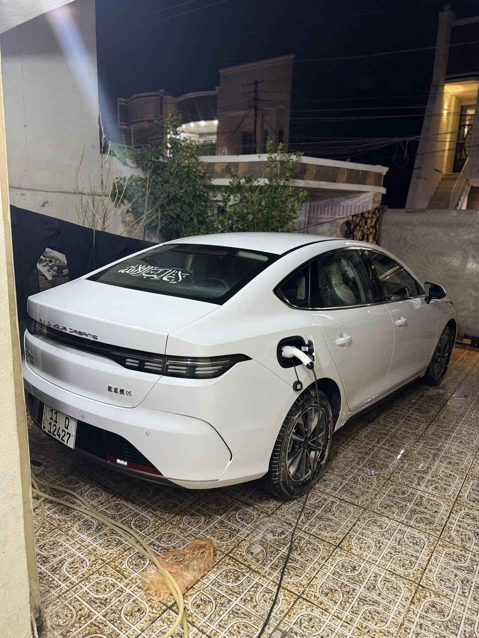 السلام عليكم للبيع او مراوس ب كورلا2024 او2025 خليجي +بي وايدي 2025 ماشيه18الف.  ماشيه ع بانزين7تالاف ول باقي كهرباء بيها شخط كد اصبع او اقل ال إصبع بجاملغ مال الصدر وبارد ب خشم البنيد ممبين فقط باقي السيارة مكفول رقم بغداد بسمي تحويل ثاني يوم سعرها18ميلون قفل 🔒 
مكاني بغداد
***********
وغراضها كاملة موجودة ويا السياره {الشاحنة}
