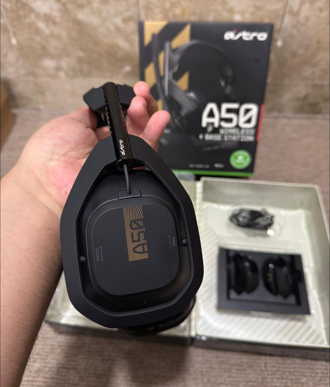 اخر قطعة من سماعات ال astro a50 السعر ١٢٠ الف نضافة ١٠٠% هو بيها شوي صوت buzzing سالفه معروفه بالسماعات استرو ماياثر عل صوت و هاي الصوت ال buzzing جدا جدا خفيف و من تشغل فيديو او تلعب ما تسمعه


**إذا كنت صاحب هذا الإعلان وتريد حذفه لأي سبب، رجاءا أرسل رسالة إلى الدعم الفني**
