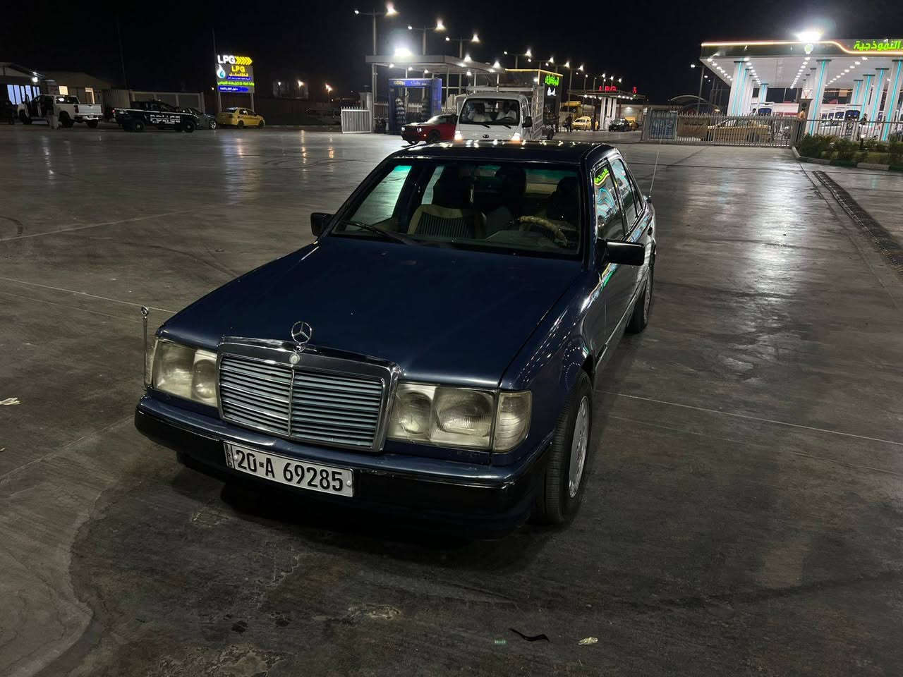 للبيع مارسيدس دب 88السعر 42 بيهه مجال للشراي هاتف ***********
