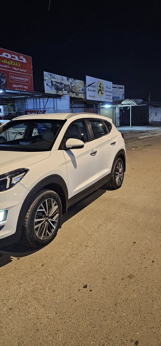 السلام عليكم توسان خليجي موديل 2020 رقم النكليزي القادسه بسمي بيه صبغ جاملغ وتكمه والكصه محدده الك قماره وبنيد مبدل بلادي بدون دواخل باقي السياره مكفوله ماشه 87 العنوان بغداد الكاظميه جكوك السعر 155 وبيه مجال بصيط *********** غير متواجد ع فيس
