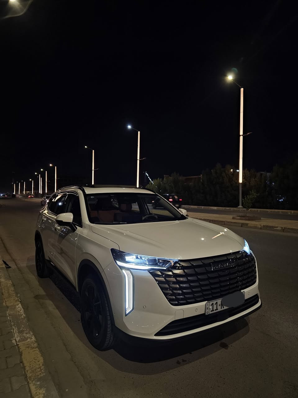 السلام عليكم..
للبيع هافال h6 هايبرد موديل 2026 رقم بغداد..
لون ابيض داخل مشمشي، مكفولة، ضمان وكالة نهج العراق، ماشية 10 الاف كيلو..
فول مواصفات اربع كامرات، رادارات، قيادة شبه ذاتية، بانوراما، كشنات جلد والامامية كهرباء تدفئة وتبريد، دخول ذكي، اندرويد اوتو ابل كاربلي وايرلس، فتح الصندوق بالقدم، نقاط عمياء، هيد اب ديسبلاي، وغيرها من المواصفات..
السيارة مسوي الها صيانة العشر الاف كيلو بالوكالة تبديل دهن وفلتر تبريد وشوتة وفحص كامل وشد مطريات وأرضيات من الوكالة..
مكان السيارة في الرمادي
رقم صاحب السيارة ***********
السعر 32 مليون ونص
