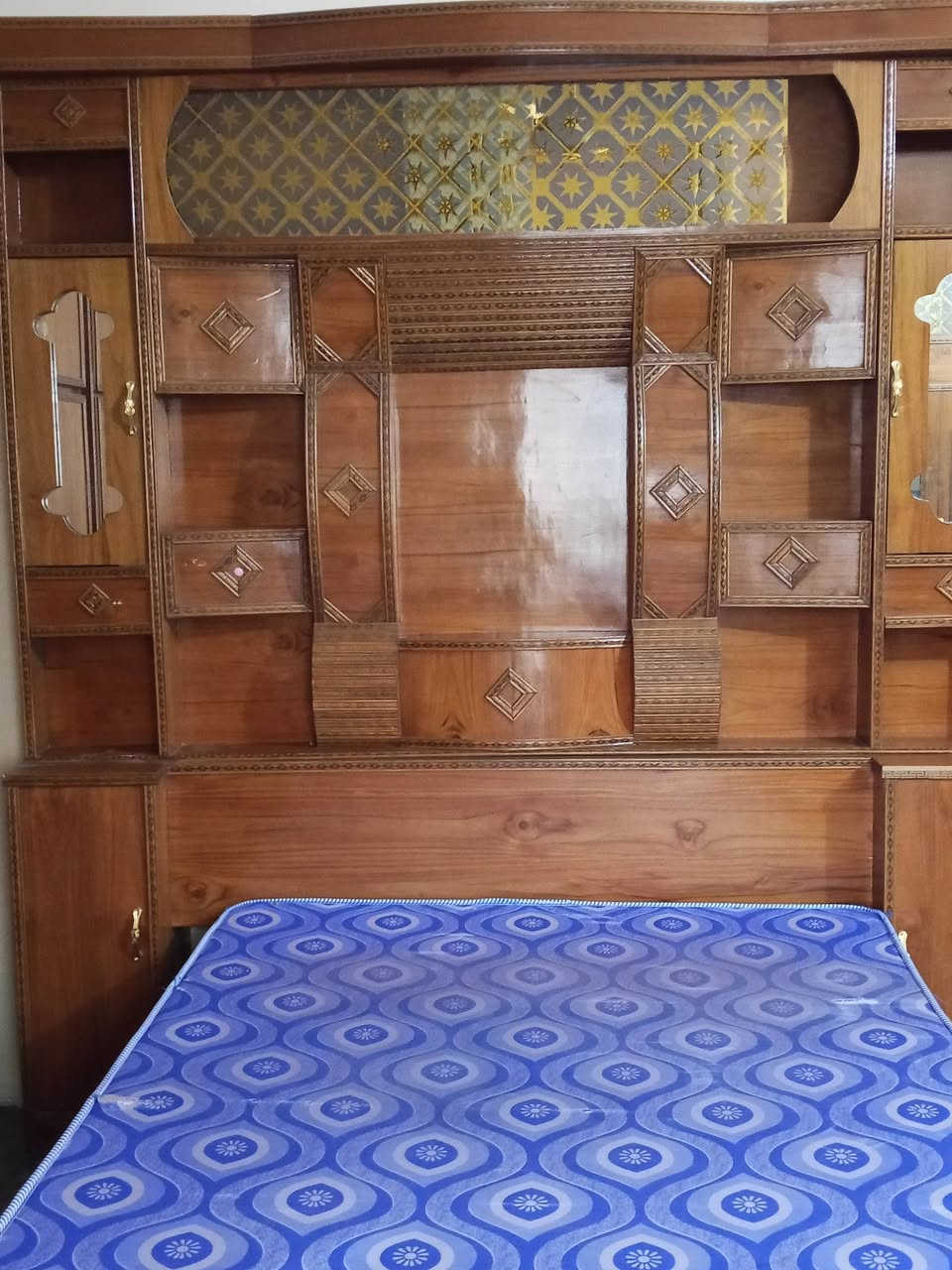 غرفه نوم عراقيه حطاطه صاج درجة اولى نضافه فول الاستفسار ع خاص والاتصال ع رقم ***********
