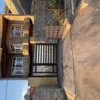 بيت للبيع في أبو غريب حي الصديق شارع 20موقعه عل شارع 15تبليط شارعه كدا...