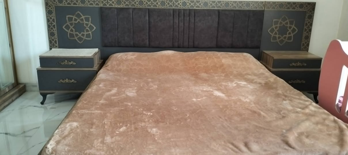 السلام عليكم عندي هاي الغرفة اريد ابيعها مستخدم قليل و سعر مناسب مكاني الموصل حي الوحده شراي يتصل عالرقم ***********
