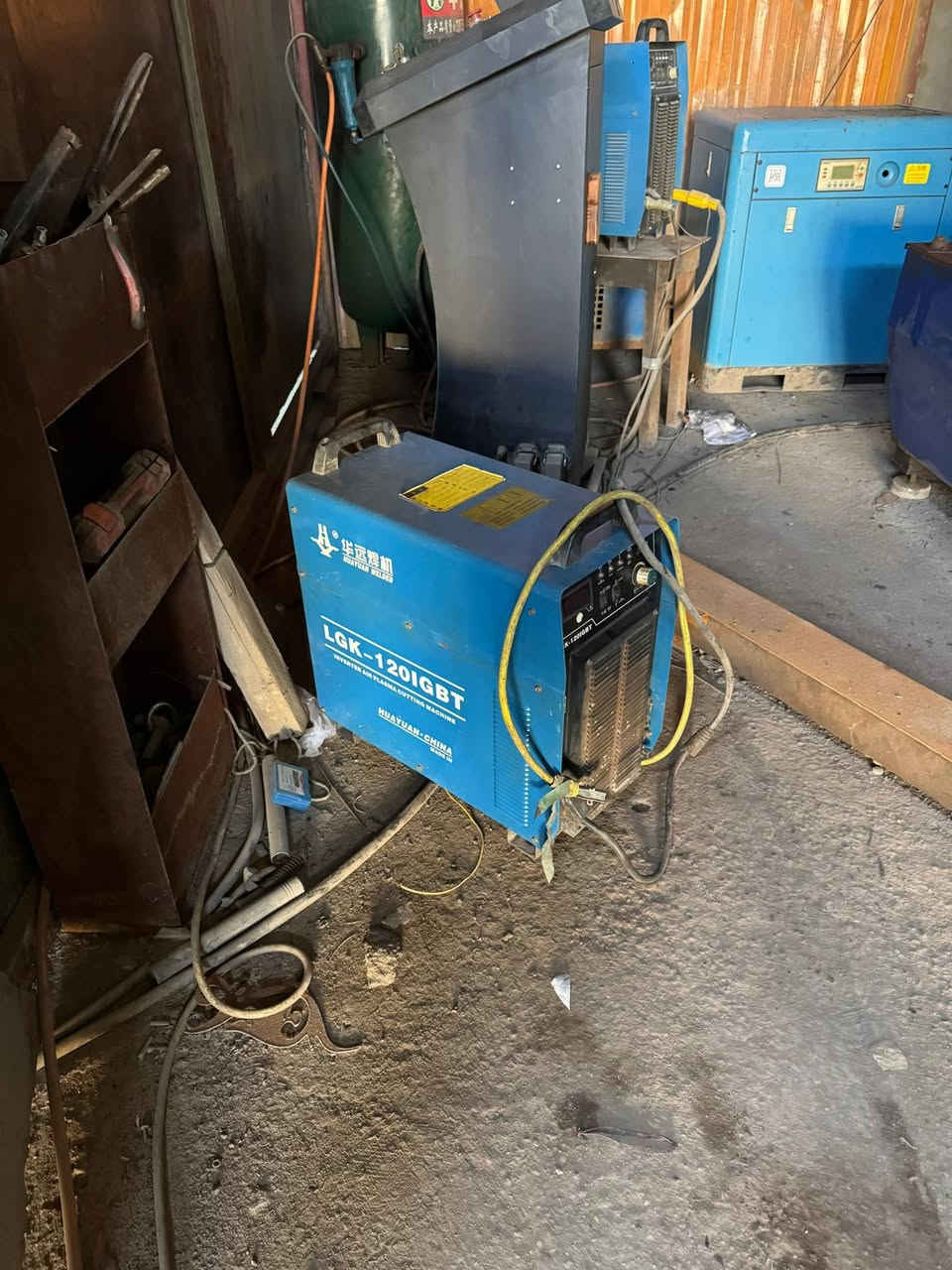 بلازما متر ونص في 3 جديده كامله مع سكرو عشر حصان ومجفف والبطل 500 لتر  وياه بور وبورد اضافي للبيع للاتصال ***********
