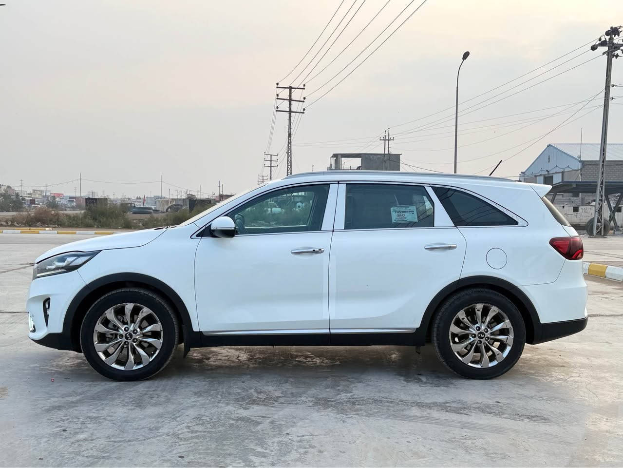 #كيا_سورنتو
موديل 2018 شكل 2020
مواصفات:- 
* شاشه
* جلد 
* كرسي كهرباء 
* بردات بلاديه
* ويل كروم
* بك لايت لد 
* شاحن لاسلكي
* اشاره بالمري
* مري شفط
* يدات نيكل
* كاميرا
* ٦ سلندر 
* ٧ راكب
* كشاف 
* انطمة قياده
* خليجي حادث بنيد وجاملغ خلفي 
* السونار مرفق مع الصور
للاستفسار اكثر
***********
*********** الصويرة, واسط
